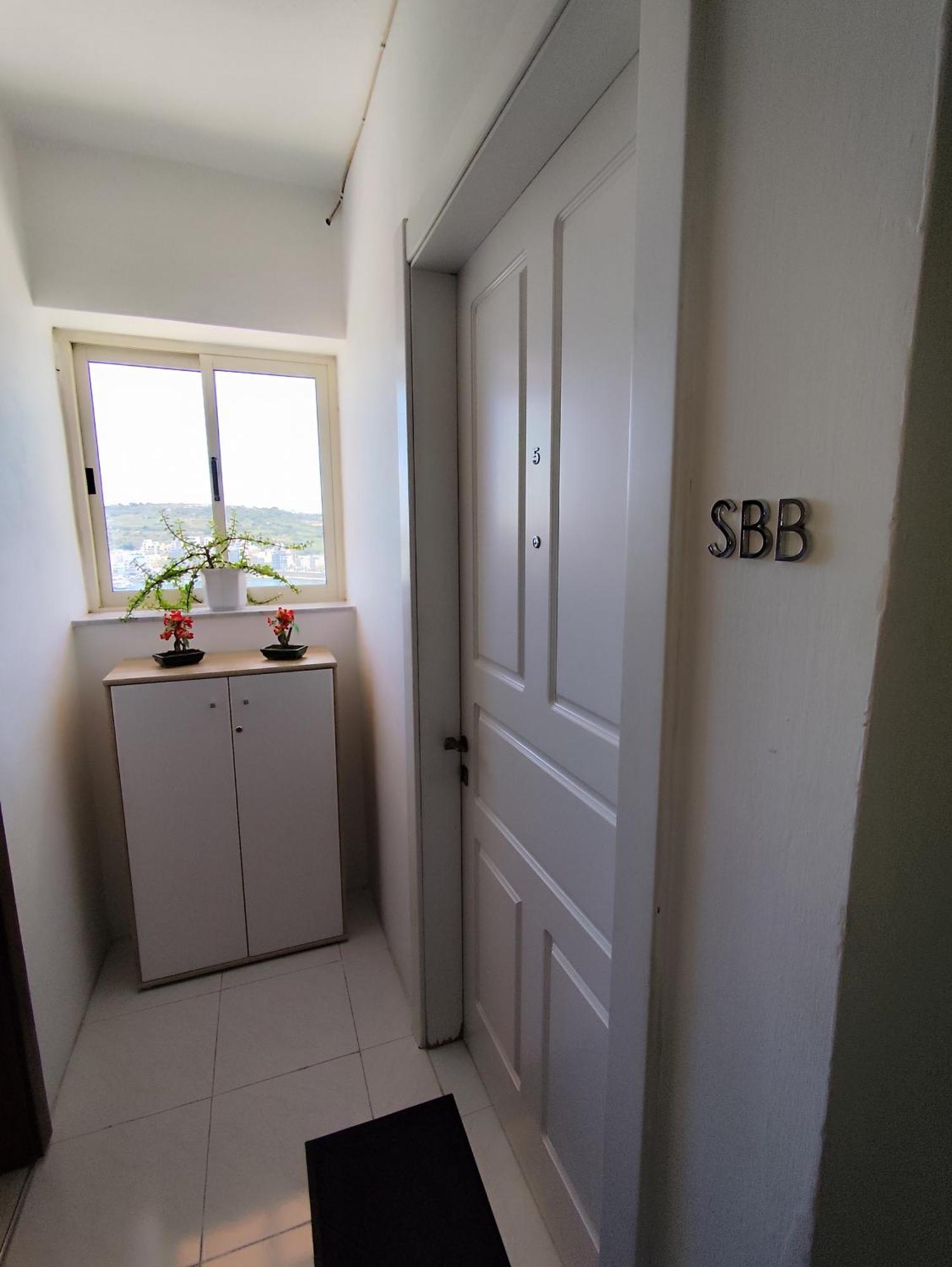 Sea Breeze Bliss - Self Check-In Apartment St. Paul's Bay Bagian luar foto