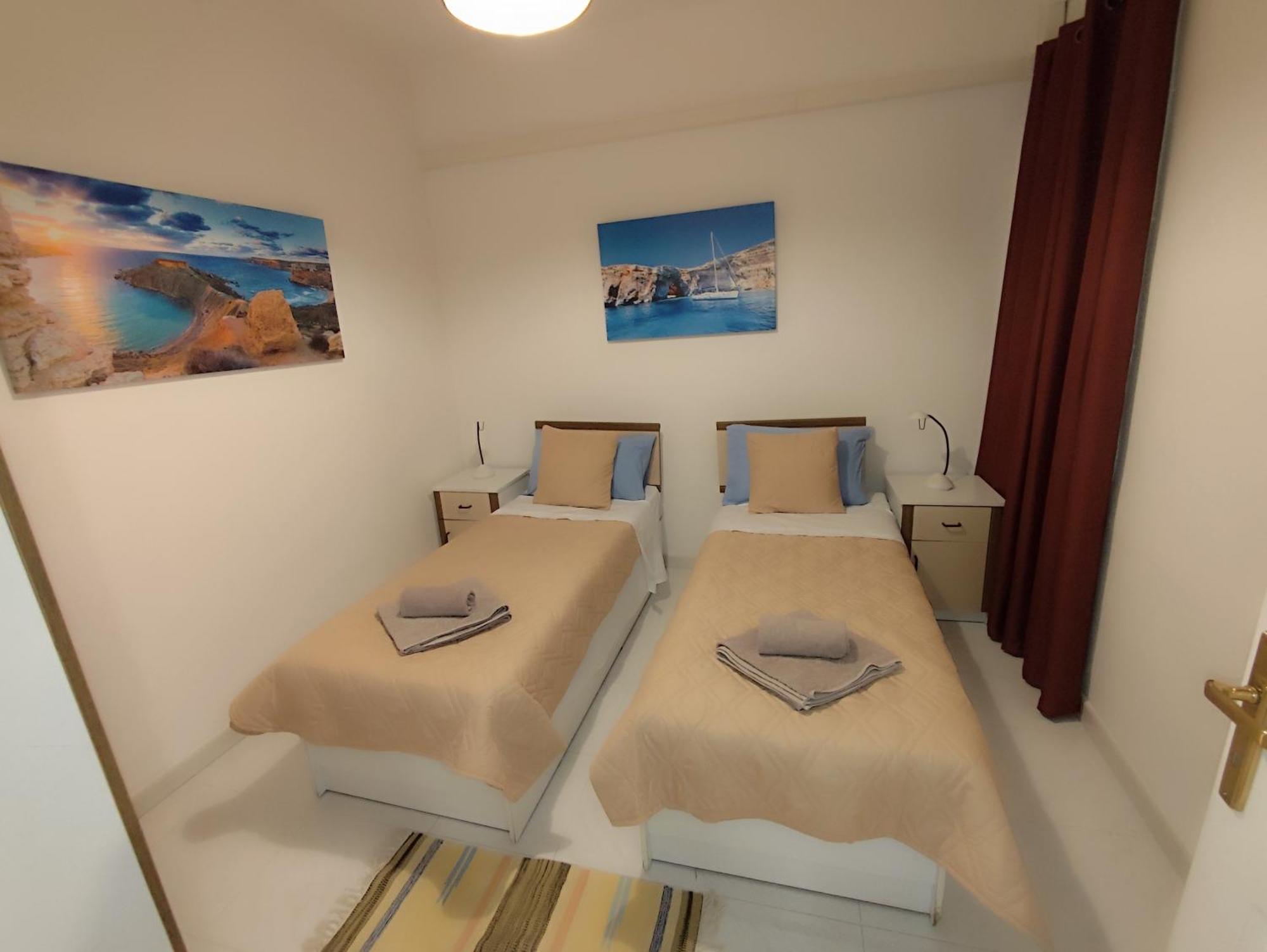 Sea Breeze Bliss - Self Check-In Apartment St. Paul's Bay Bagian luar foto