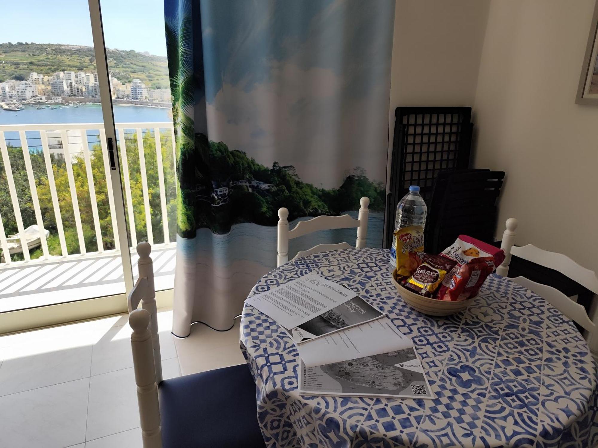 Sea Breeze Bliss - Self Check-In Apartment St. Paul's Bay Bagian luar foto